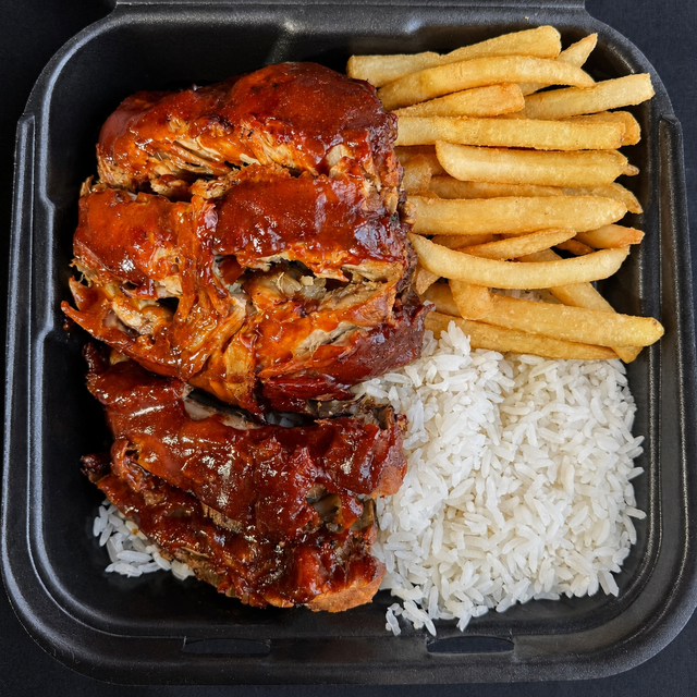 Costelinha de Porco ao molho BBQ.